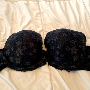 Black lace wired push up bra! 💕 so pretty and amazing coverage